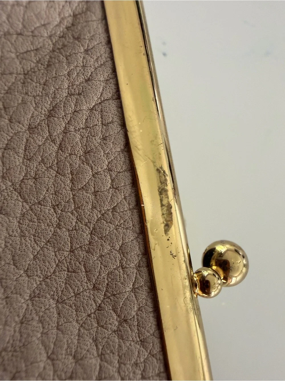 100% leather Buxton Lock Coin Purse